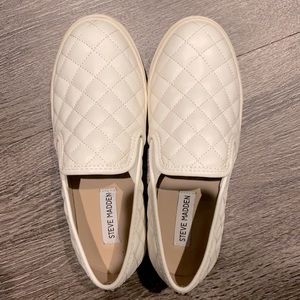 Steve Madden white quilted slip on sneakers, size 6